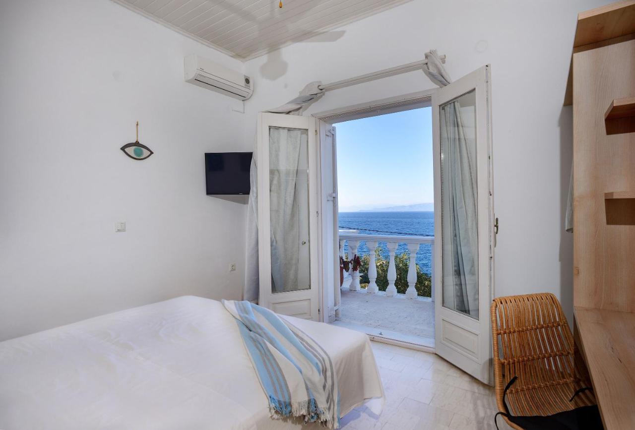 New! Paxoswhite Sea View Apartments & Studios! Gaios Bagian luar foto