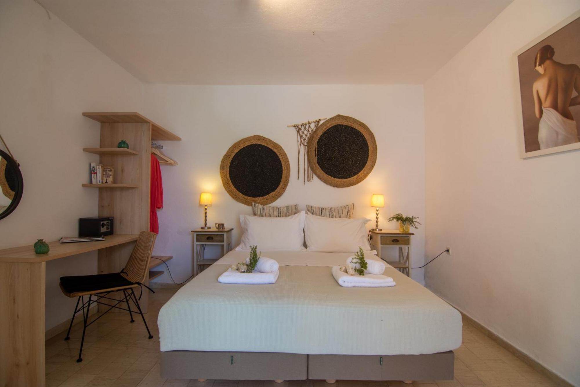 New! Paxoswhite Sea View Apartments & Studios! Gaios Bagian luar foto